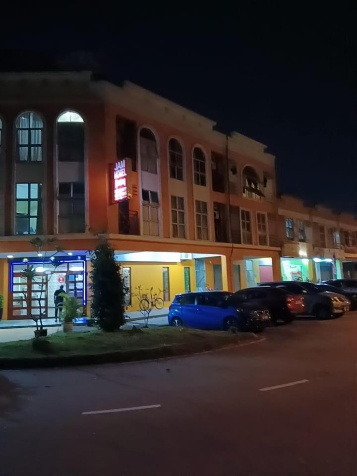 Jam Hotel Kota Warisan Sepang @ Erl Salak Tinggi, Klia 1-2 & F1 Buitenkant foto