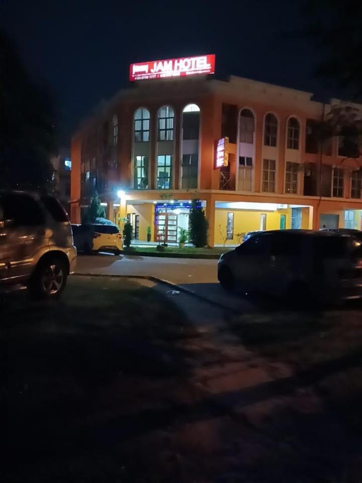 Jam Hotel Kota Warisan Sepang @ Erl Salak Tinggi, Klia 1-2 & F1 Buitenkant foto