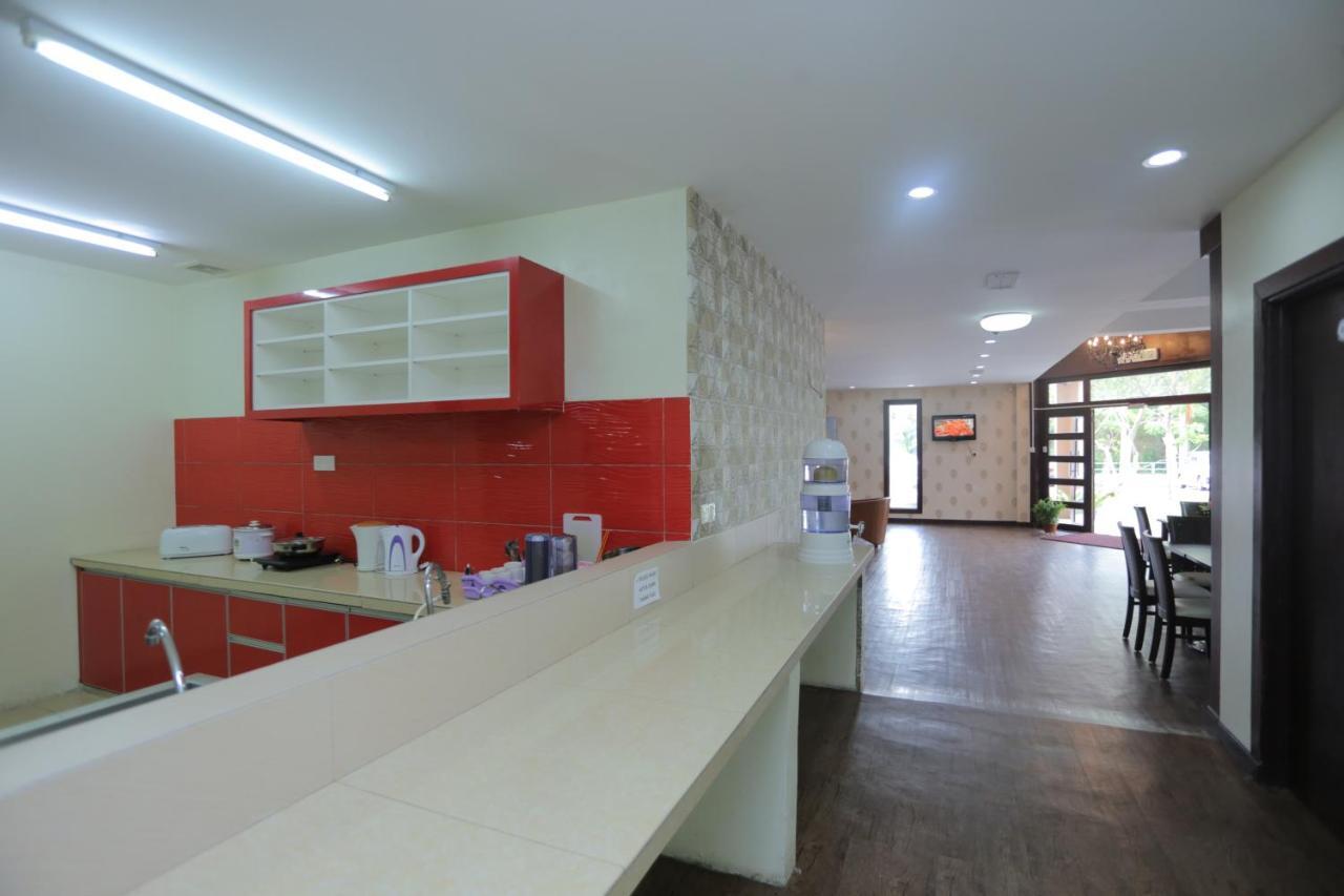 Jam Hotel Kota Warisan Sepang @ Erl Salak Tinggi, Klia 1-2 & F1 Buitenkant foto